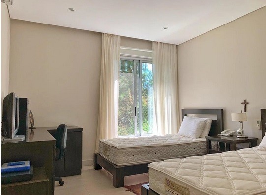 Excelente residencia en Barrio Privado en Laguna Blanca